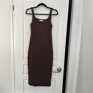 Like new! Aritzia - Babaton Contour Squareneck Midi Dress size M ( Double lined